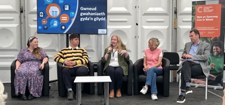 The event's panel 